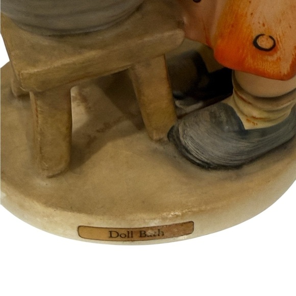 Vintage Hummel Doll Bath #319 Goebel West Germany 5 inch Figurine Bath Time - Picture 4 of 5